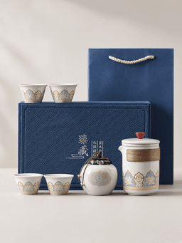 White gift box: pot and 4 cups